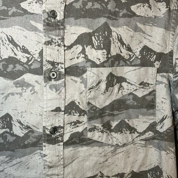 Banana Republic Shirt Mens Small Gray Button Up Luxe Flannel Mountain Print - Picture 2 of 5